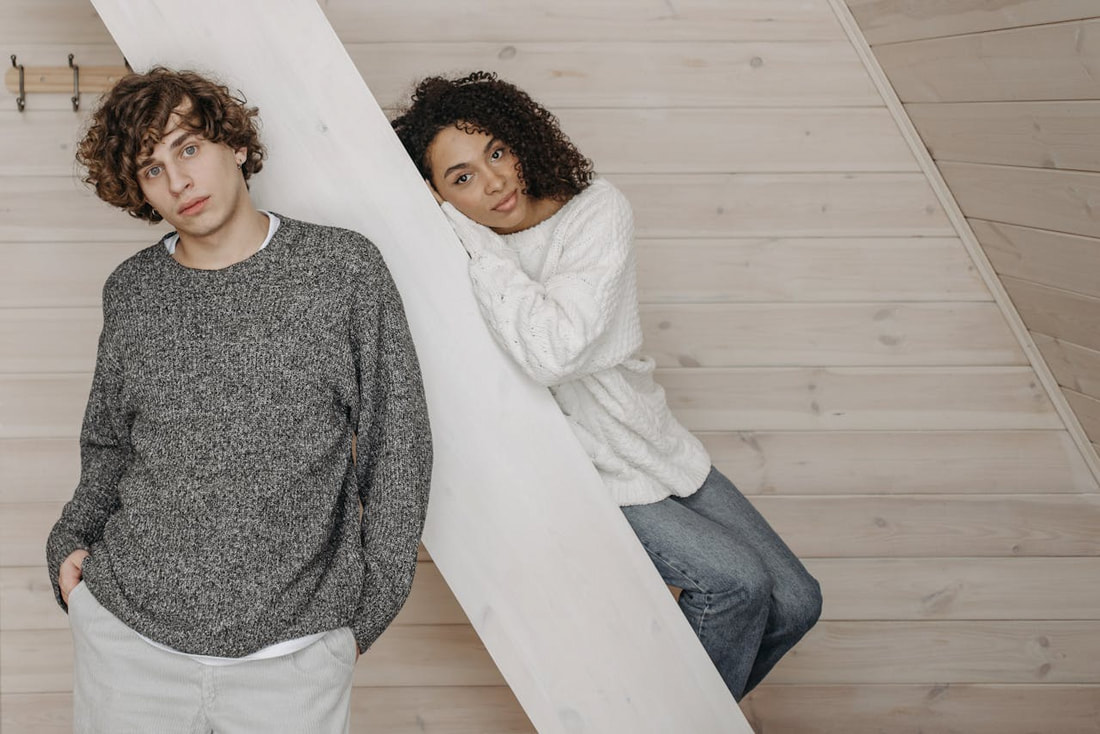 Pareja con dudas acerca de su relacion de pareja